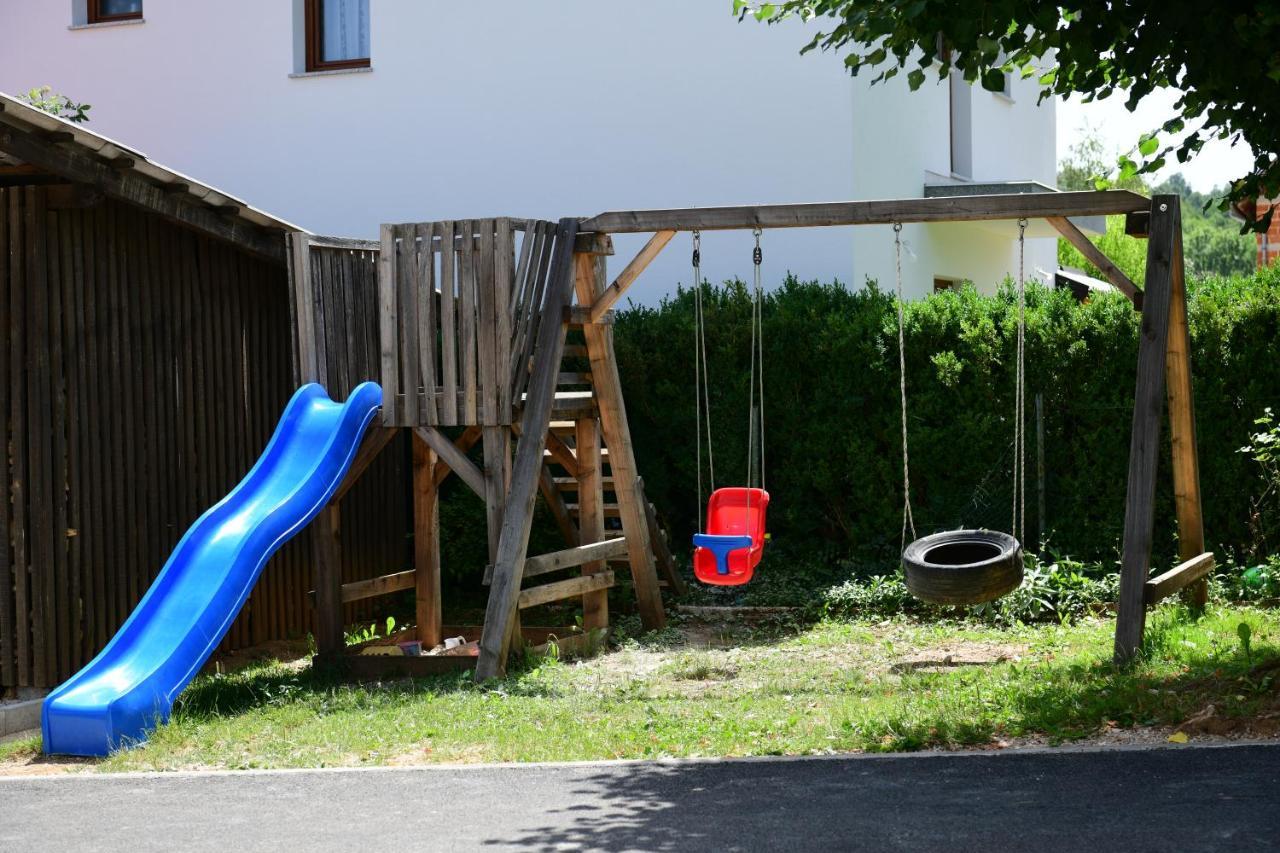 Apartman Dorijan Rakovica Εξωτερικό φωτογραφία